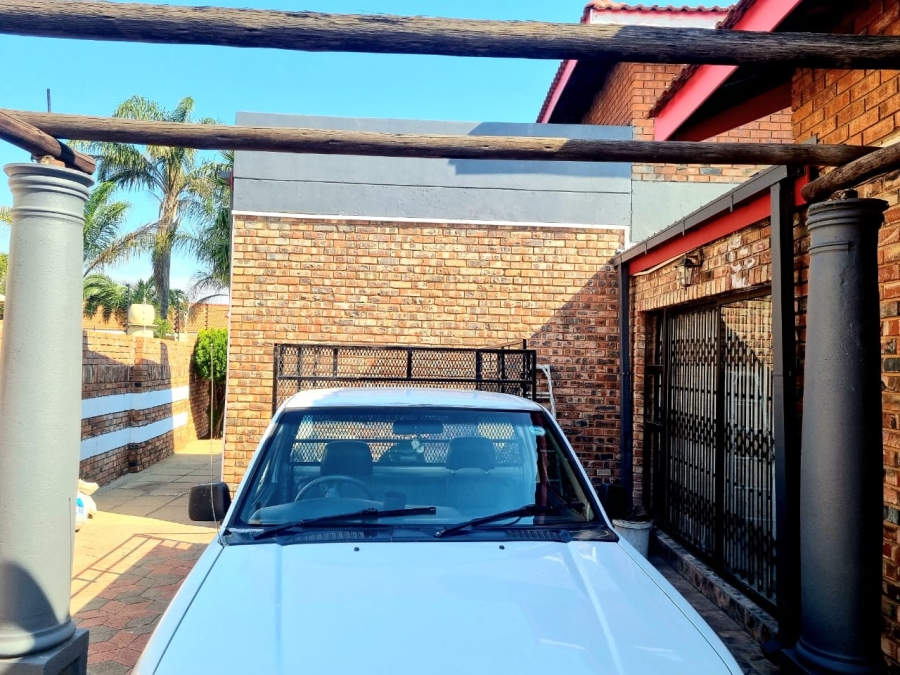 4 Bedroom Property for Sale in Royldene Northern Cape